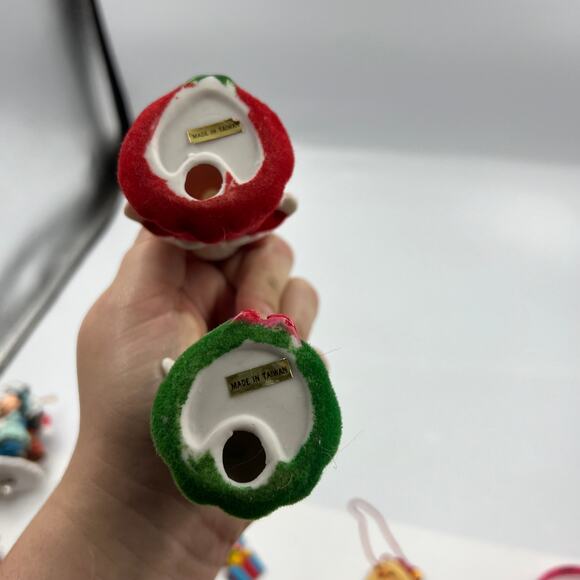 Vintage Set Flocked Kissing Angels Green Red Ceramic Holiday Christmas Figurines - Picture 3 of 7